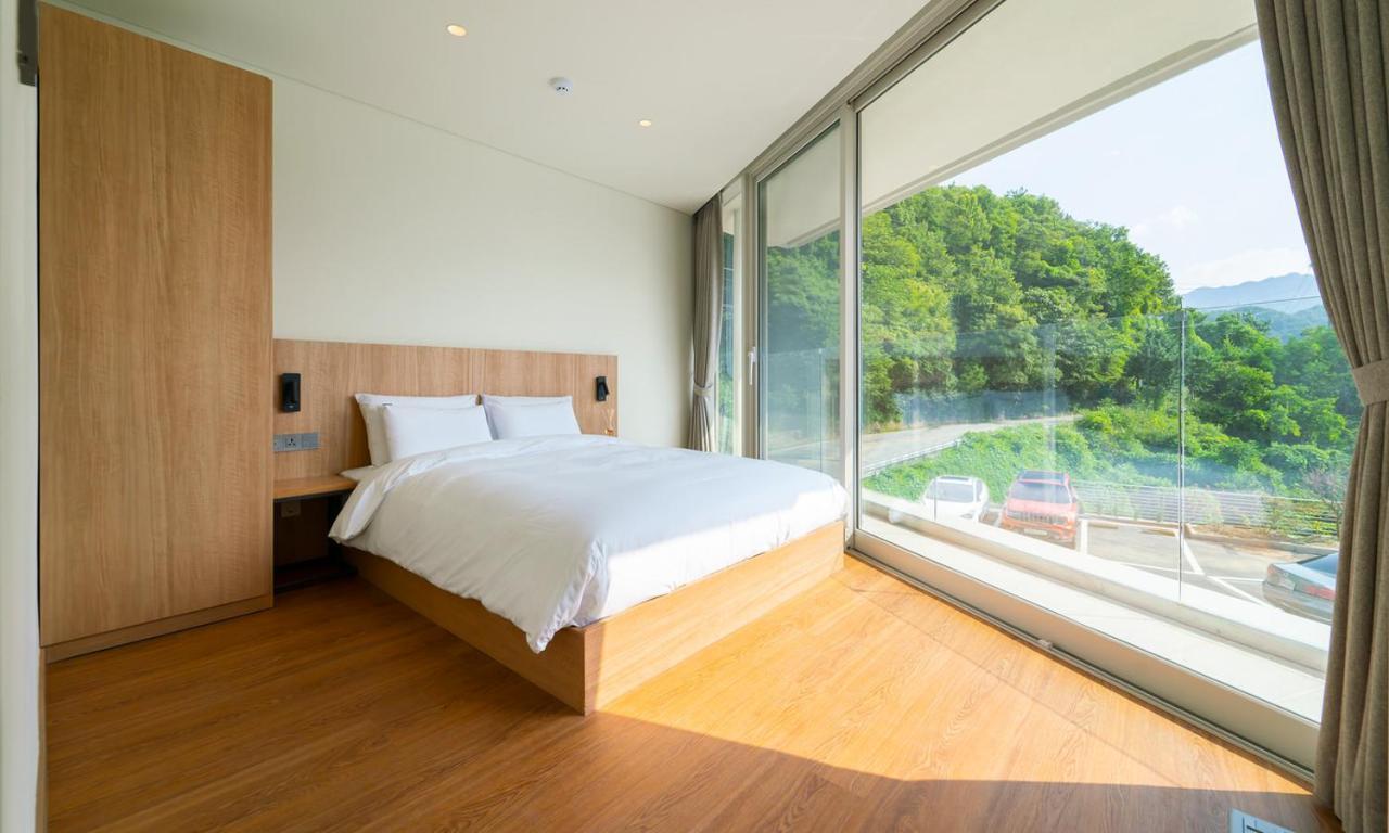 Gapyeong Suiteian Hotel&Resort Buitenkant foto